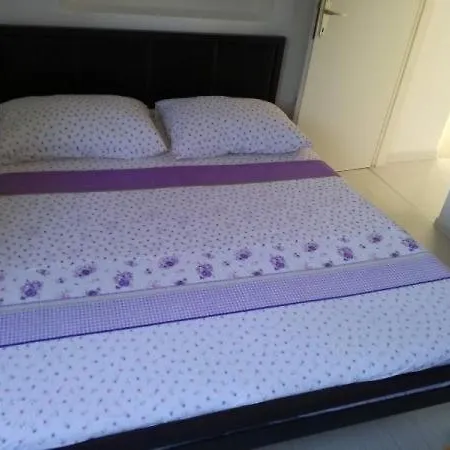 Apartment In With Sea View, Terrace, Air Conditioning, Wifi